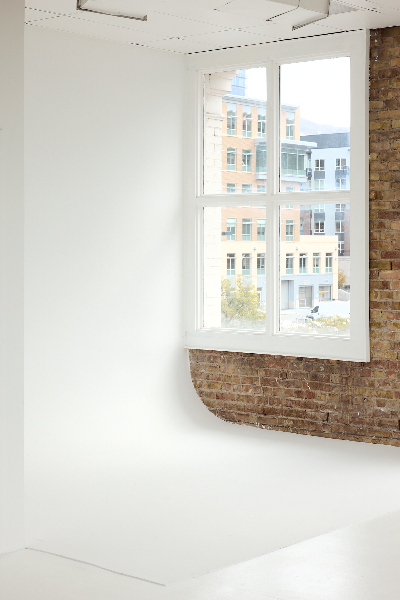 StudioNoireNoir-TheLoft-AffordableNaturalLightPhotoStudi