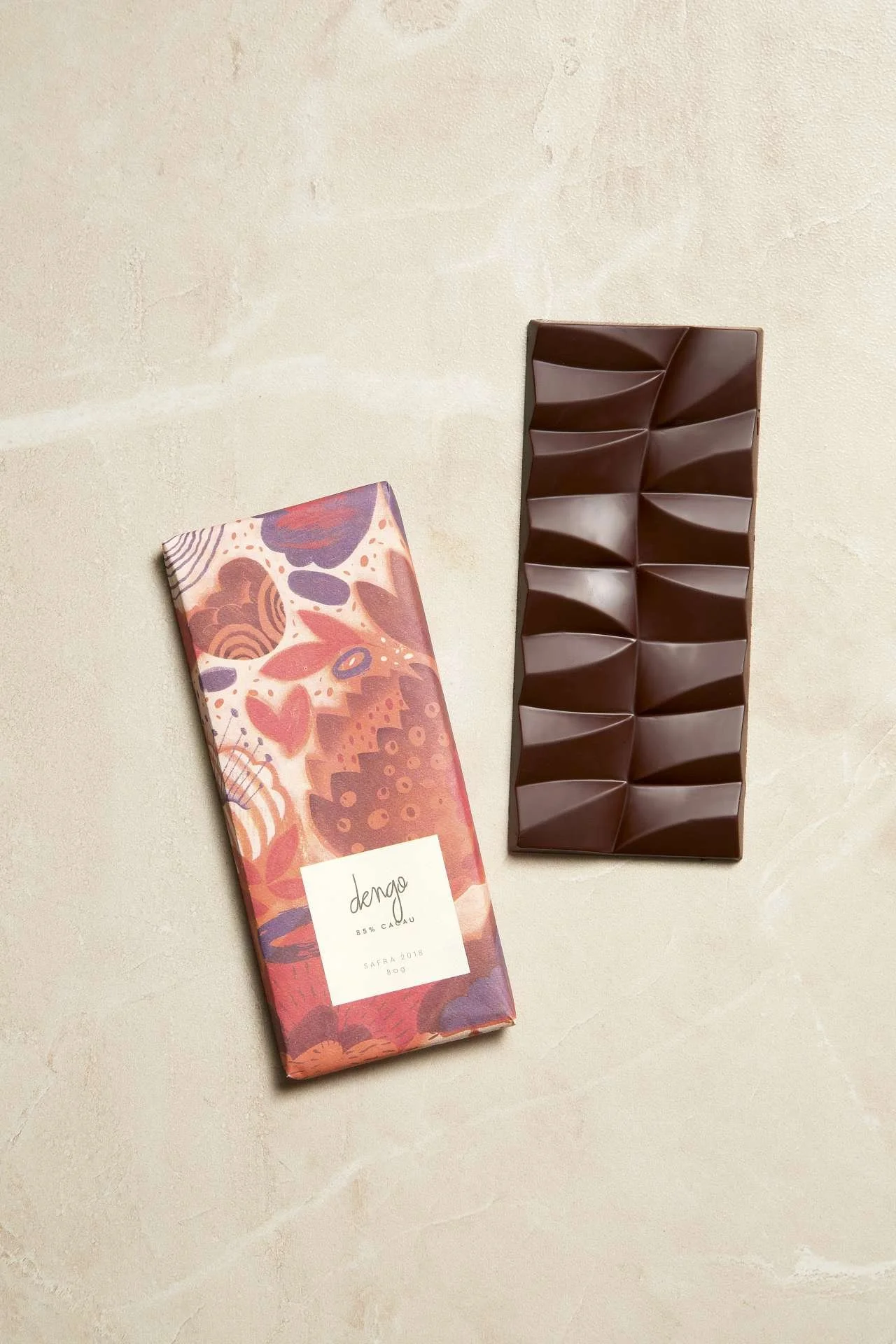 Dengo_chocolate-bar_2.jpg