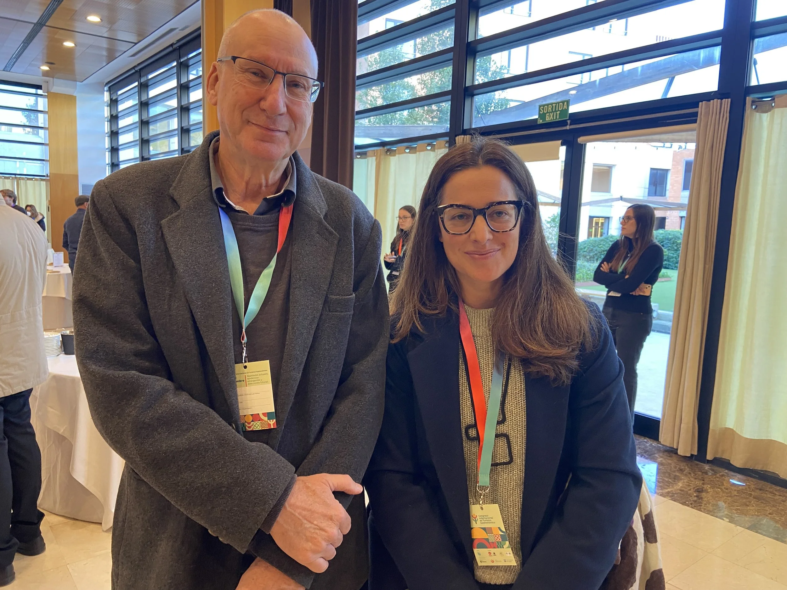 Ainara Murillo junto a Greg Richards, ponente del I Congreso Internacional de Turismo Gastronómico de CETT Barcelona.