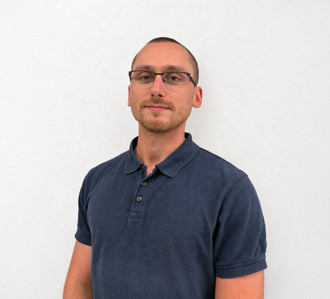 Anthony Courtin, fondateur de Surface Laser, spécialisé dans le décapage laser et le nettoyage de surfaces dans le Nord.