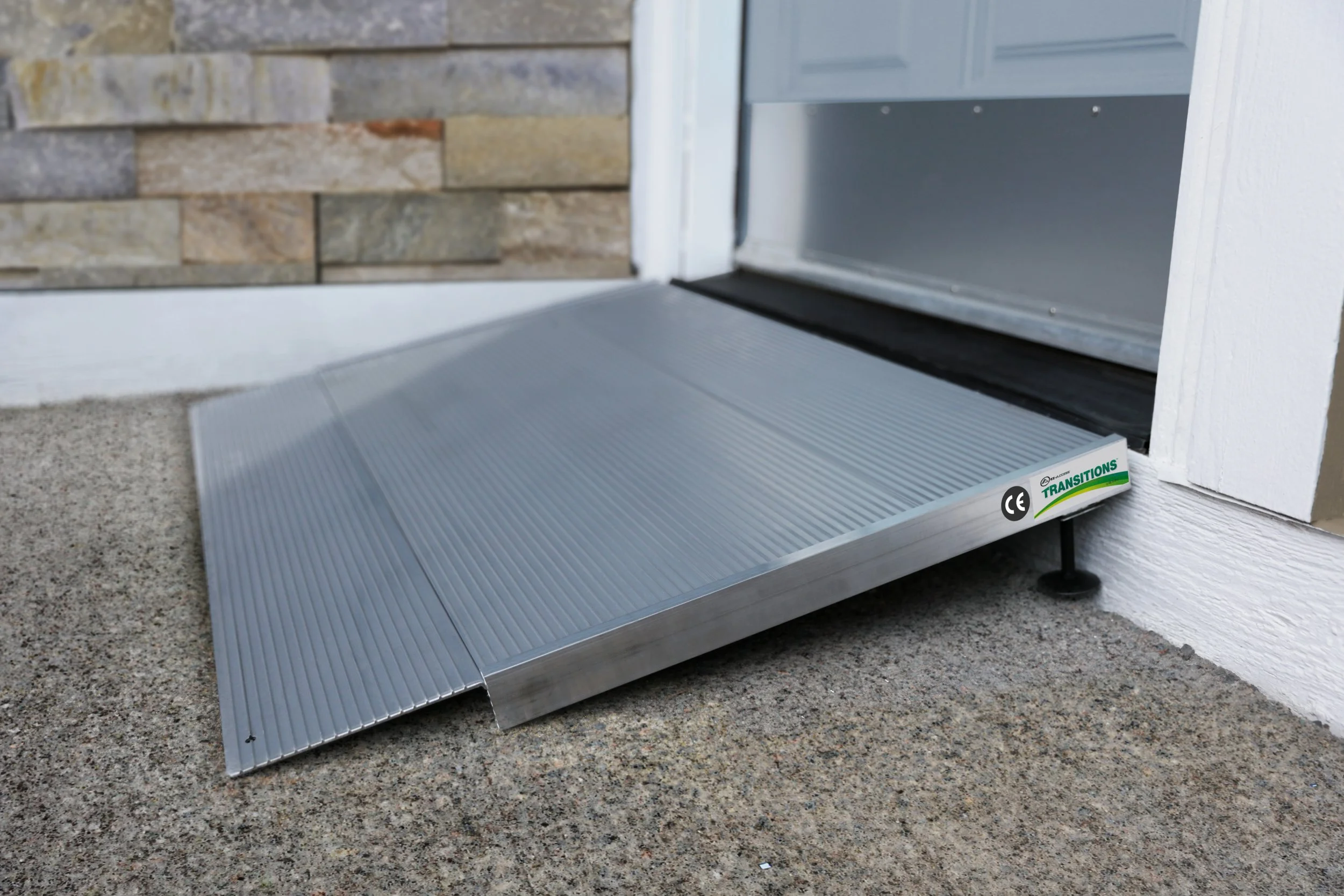 Harmar-TRANSITIONS Angled Entry Ramp (2) (1).jpg