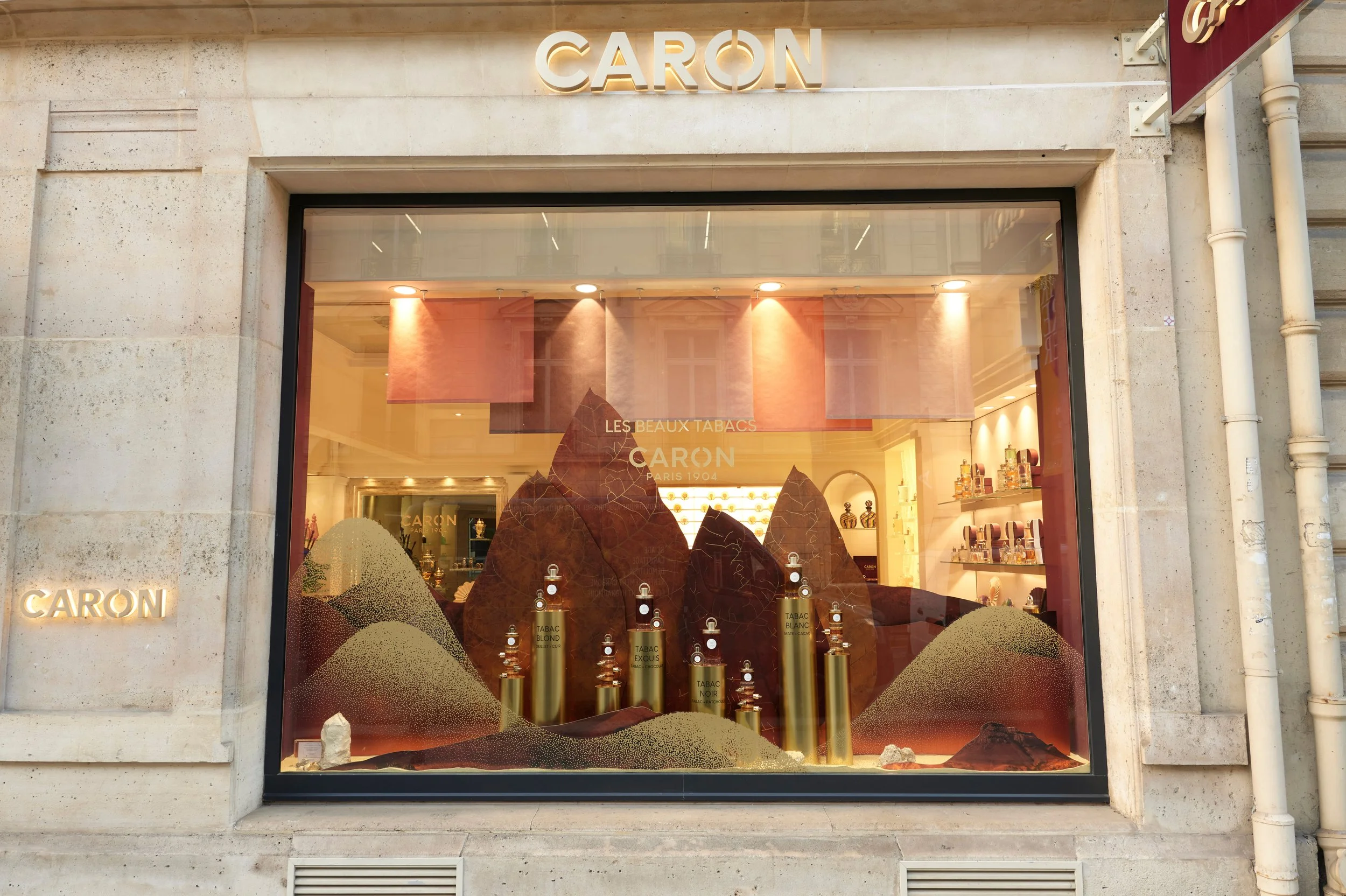 VITRINE_CARON_17.jpg