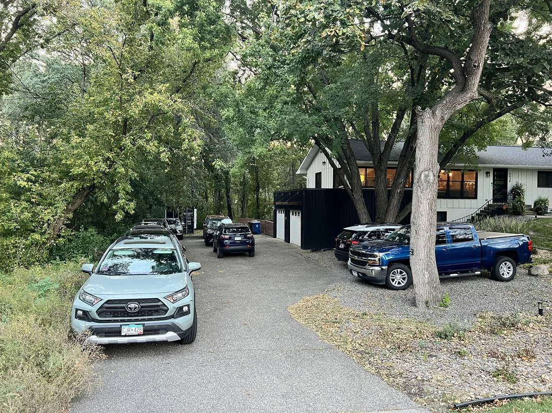 driveway.jpg