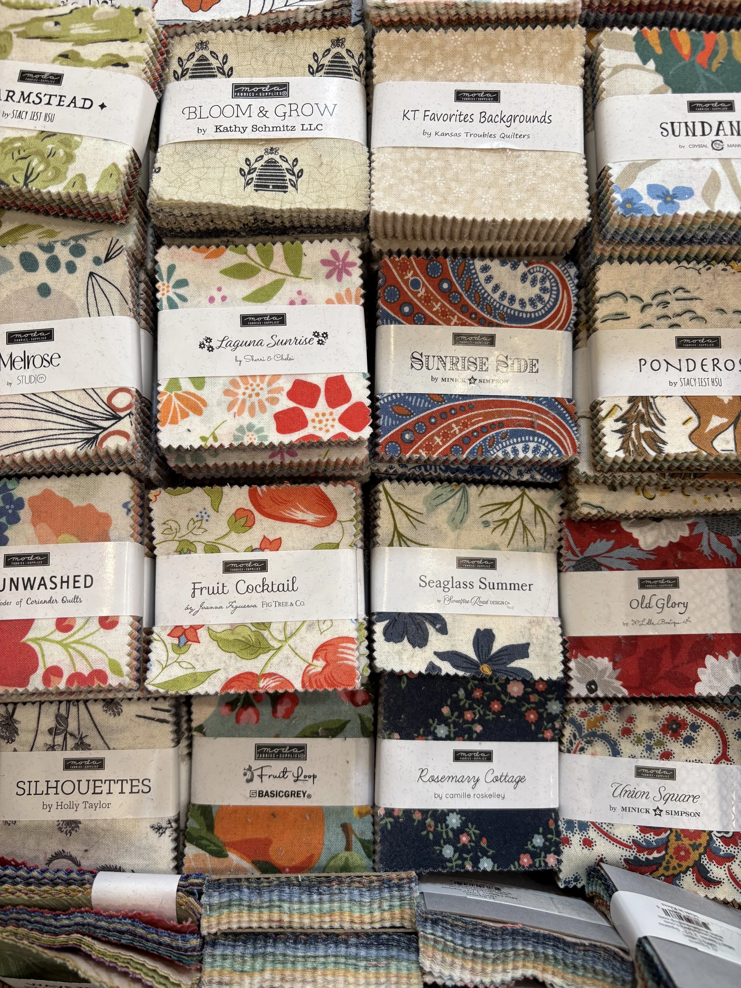 Mini Charm Packs - 42x pre-cut 2.5 inch squares