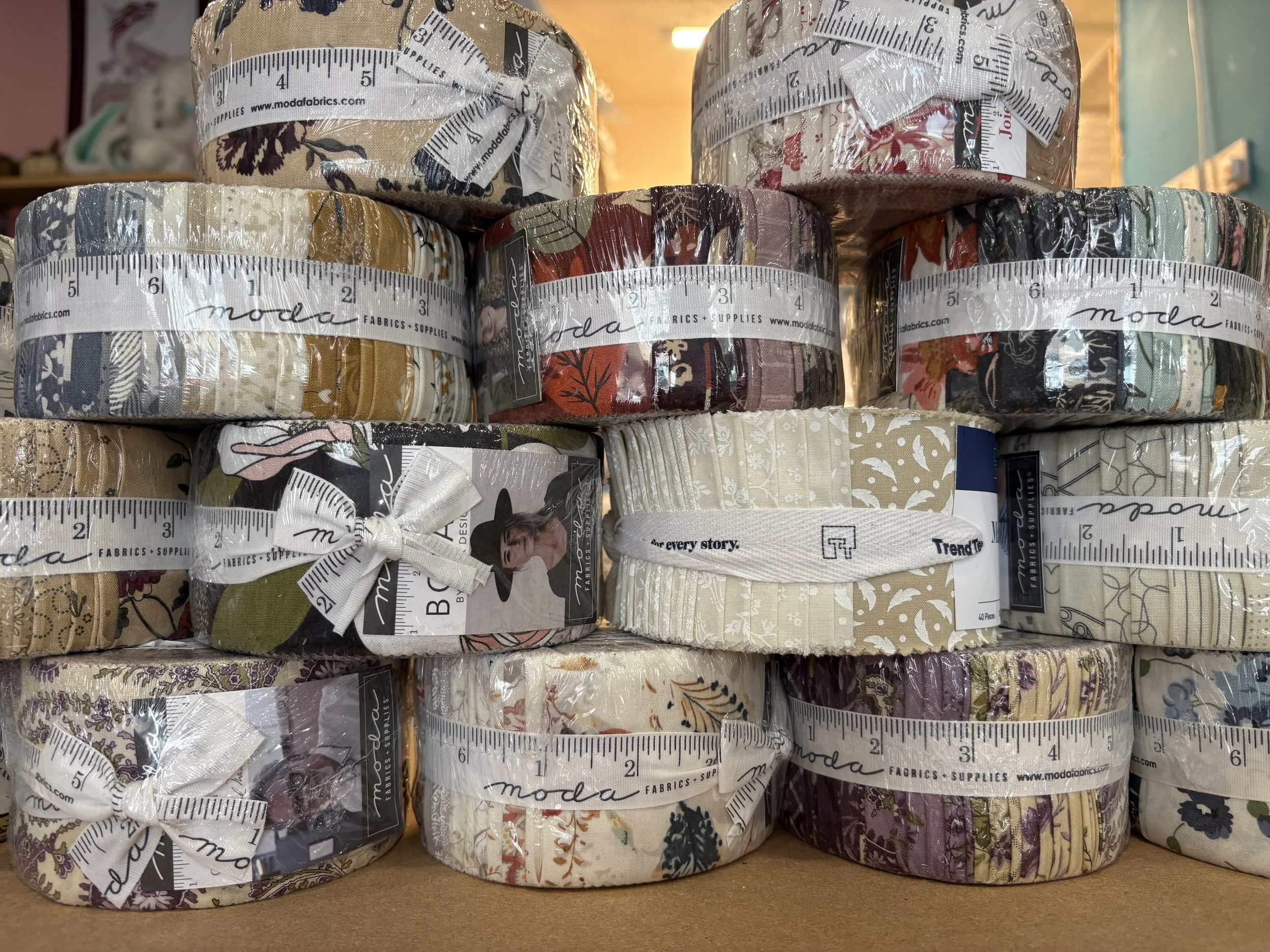 Jelly Rolls - 40x pre-cut 2.5 x 45 inch strips