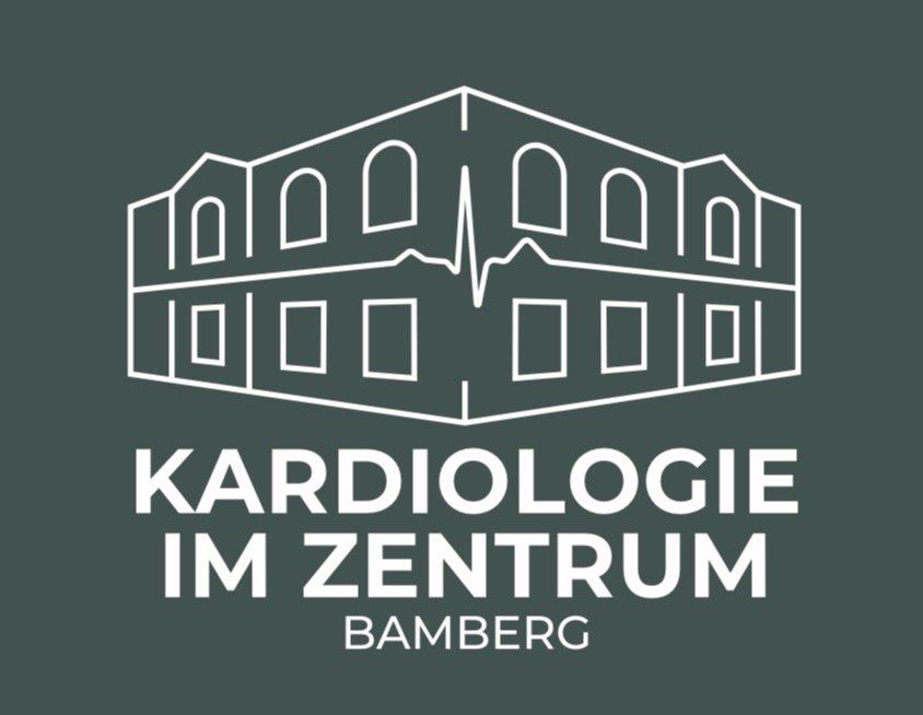 Logo mit schematischer Darstellung eines Gebäudes und einer Herzlinienfigur, Text: 'Kardiologie im Zentrum Bamberg'