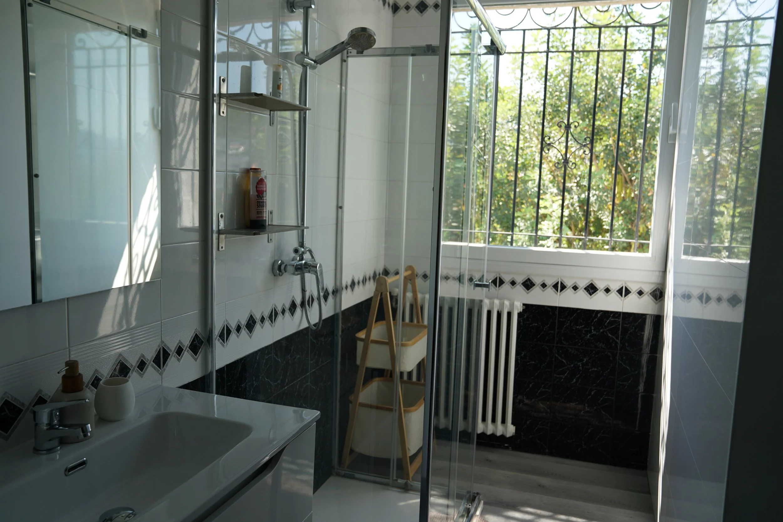 2 baños compartidos en la 1a planta