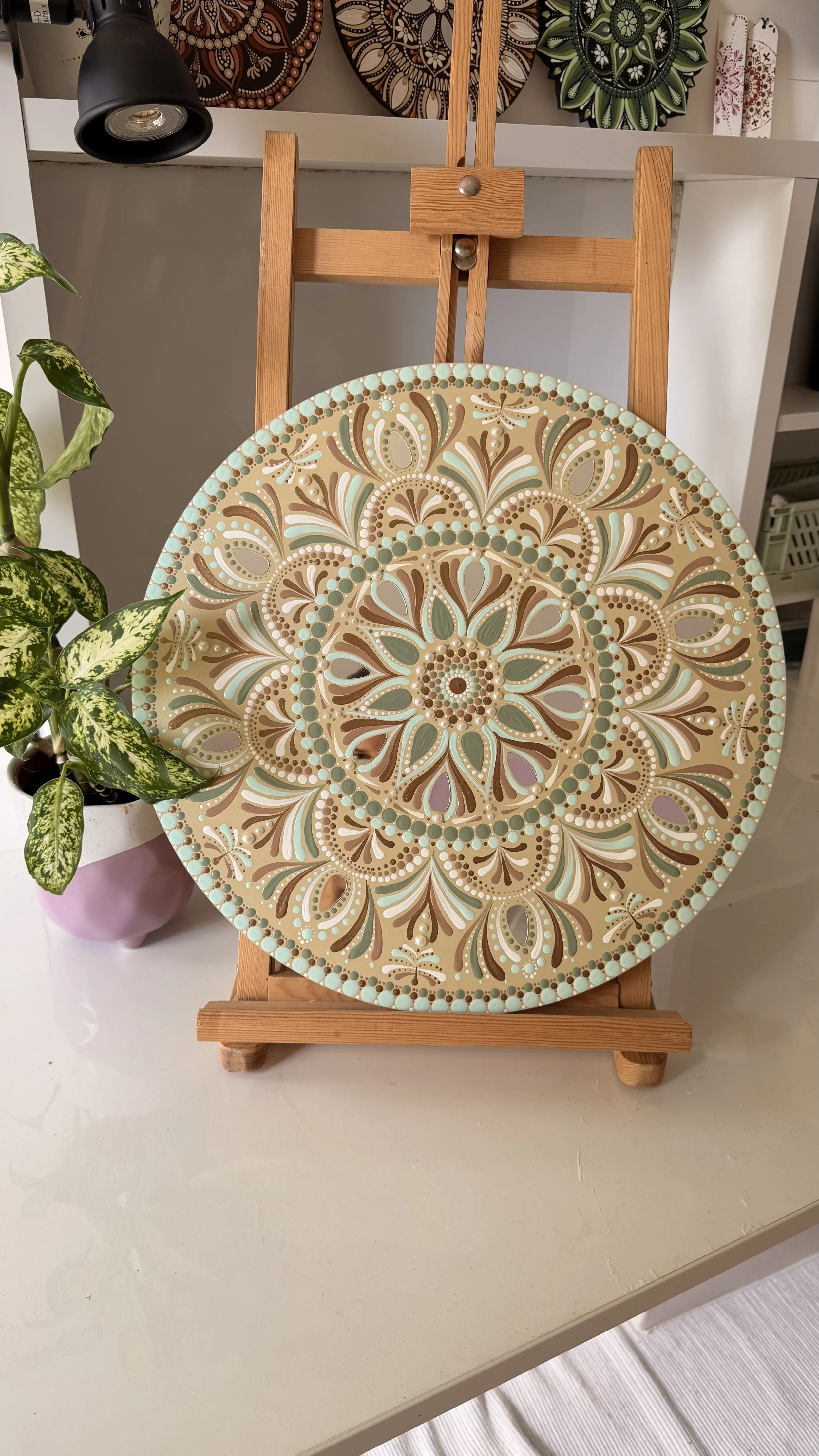 mandala-sauge-bois-decoration-boho-peinture.jpeg