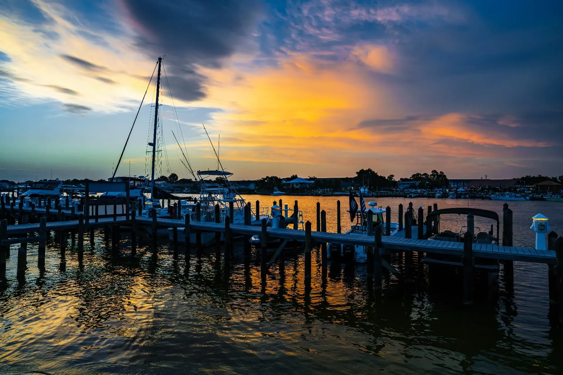 marina-sunset-docks-1920.webp