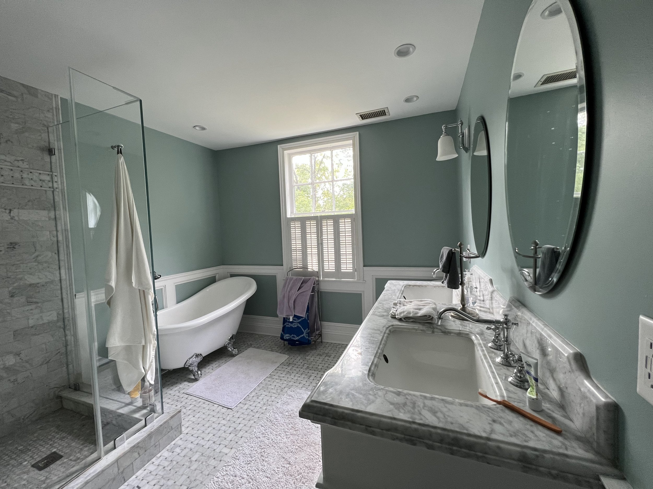 Guest Bath Before