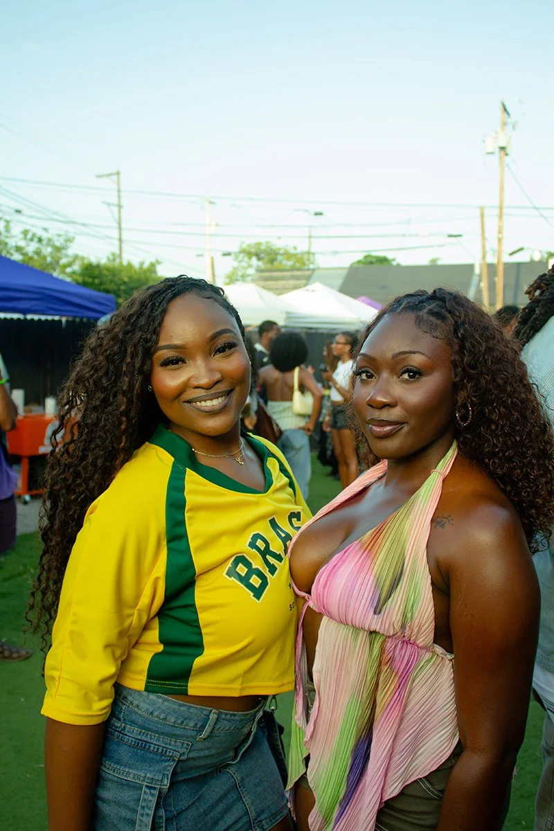 Auntie's House - Women Posing - July 2026 [@besmoove.mc].jpg