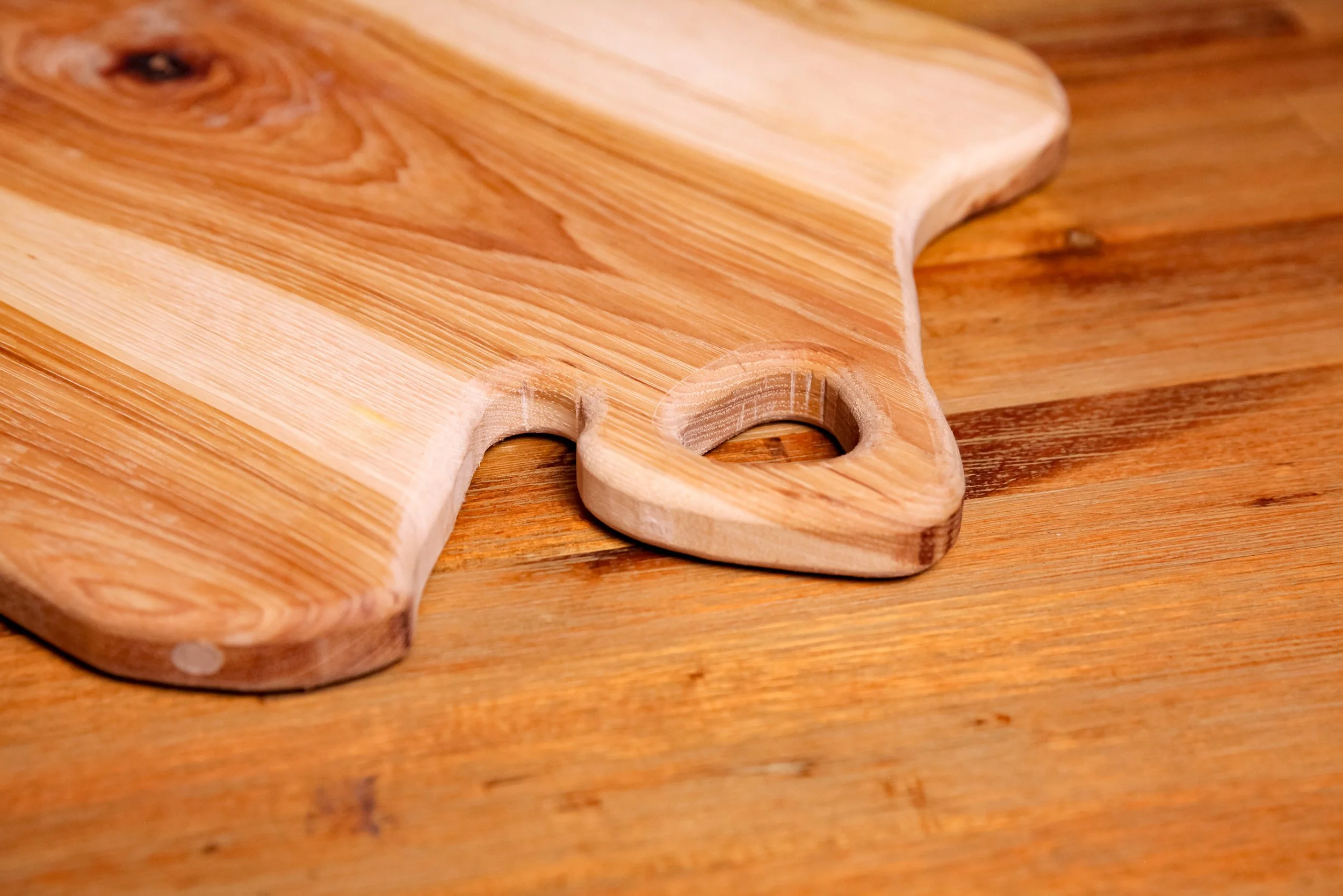 The Siena — Oak Board