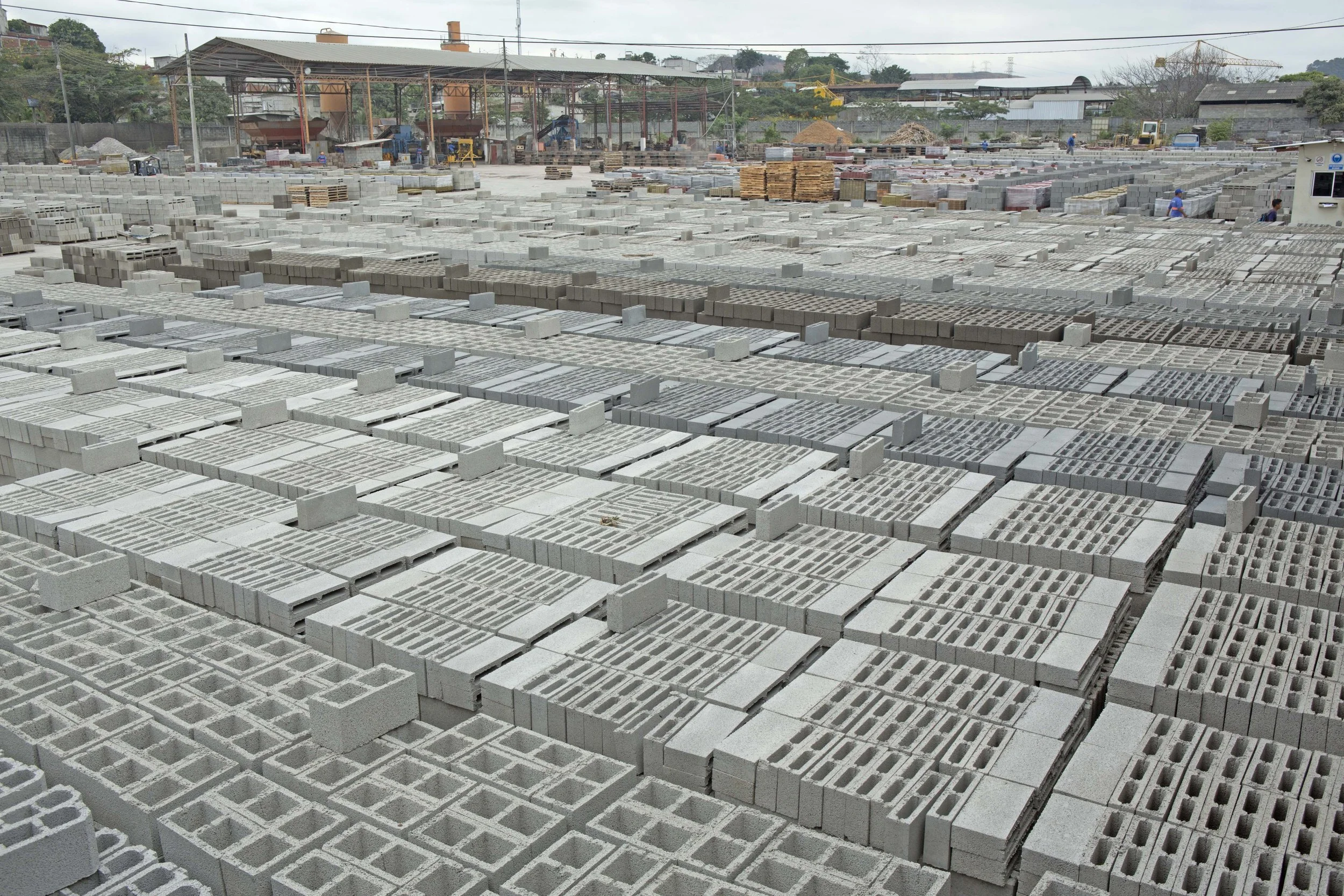 Bloques de hormigón VIPRESA para obras y proyectos de construcción en Ecuador