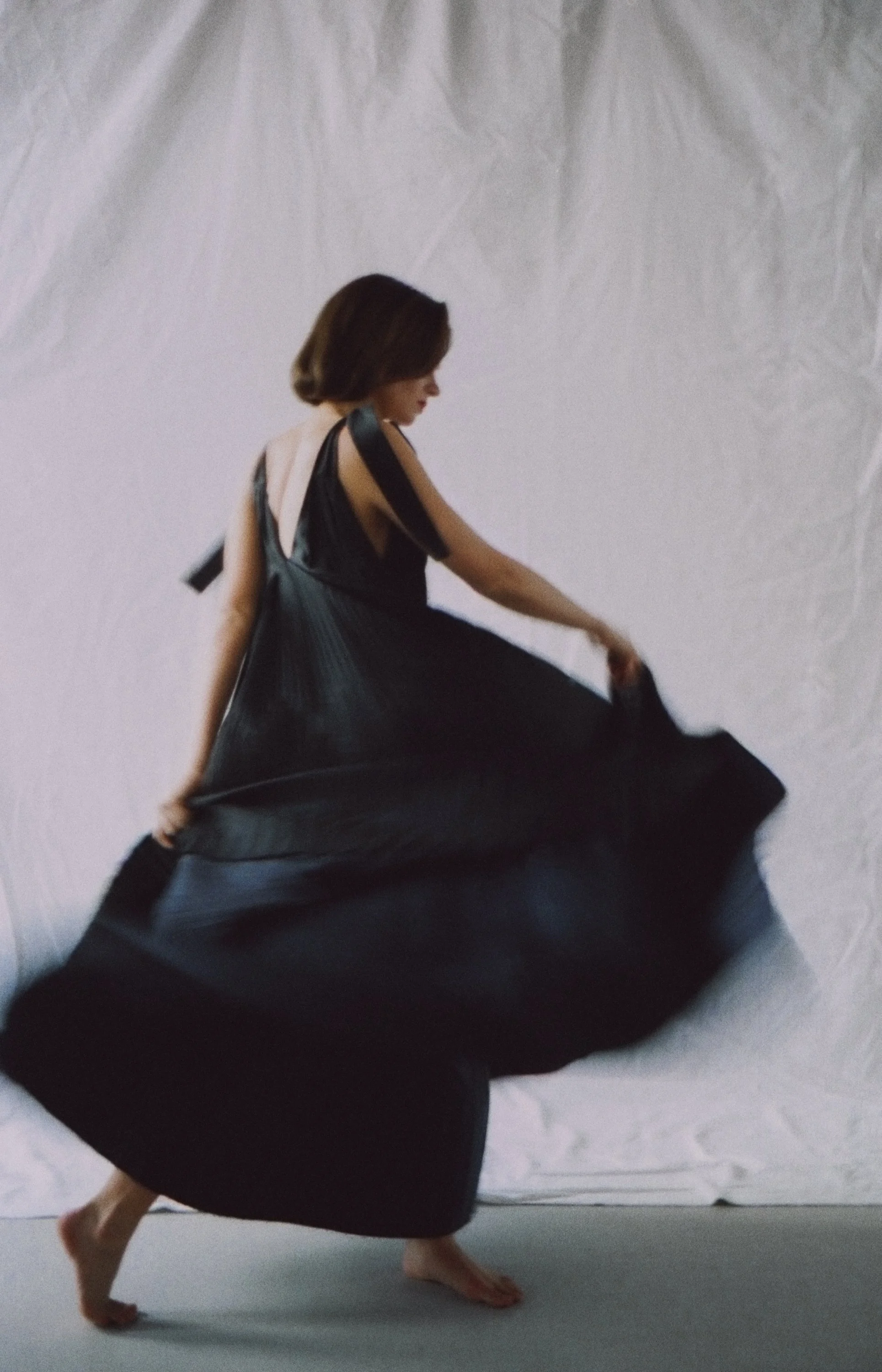 202012_DianeBetties_ClaireCollins_AManagement_35mm_017.jpg