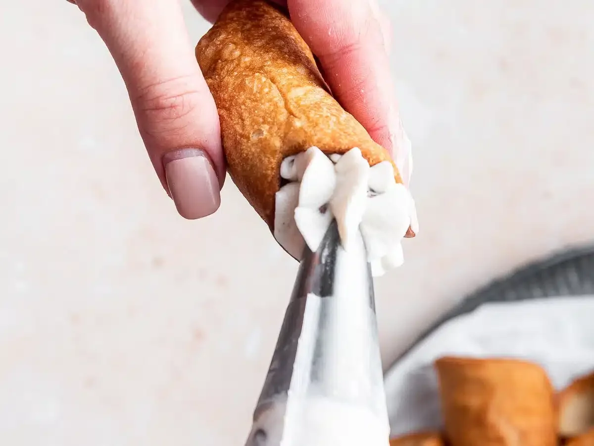 Cannoli-Cream-Filling-5-resize.jpg.webp