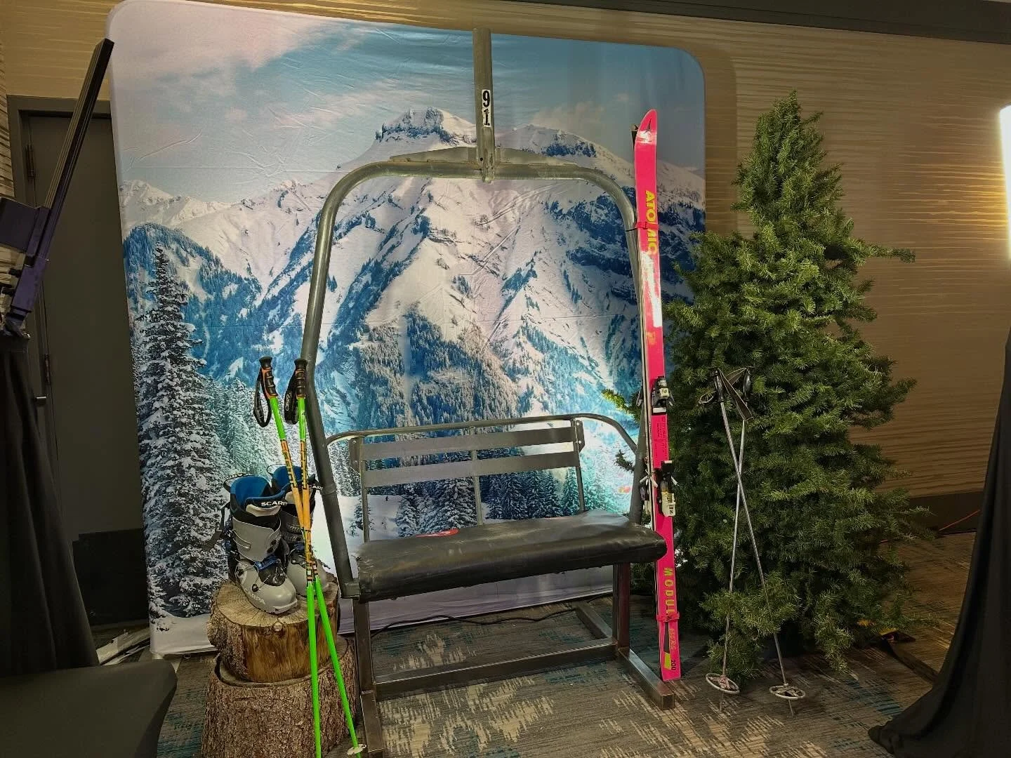 Only ski lift still running after closing day at #vail 

@adaptivespirit @grandhyattvail 

#vailphotobooth #vailvalleyentertainment