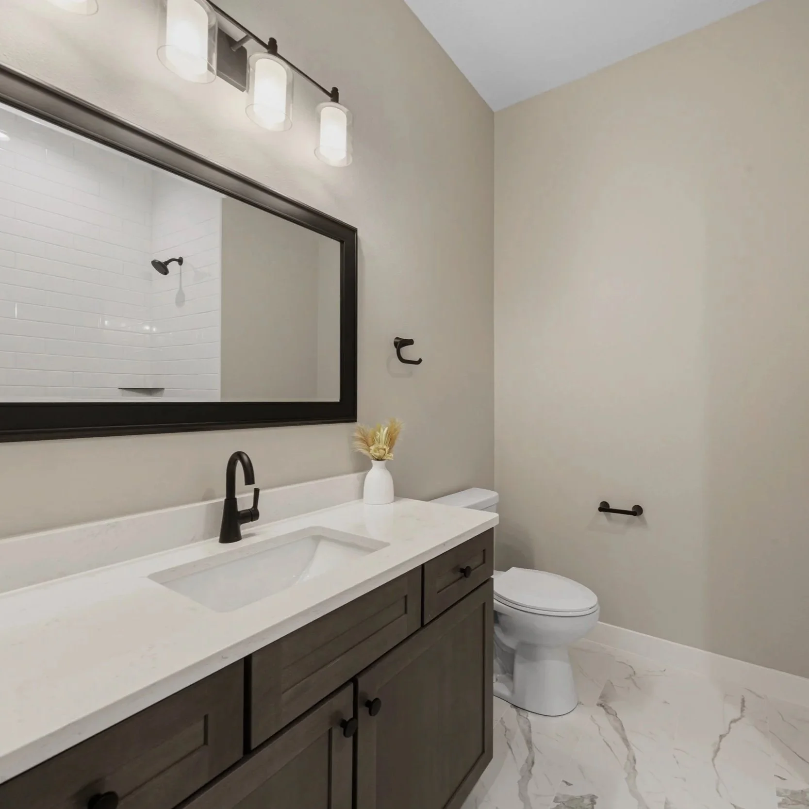 25+main+bathroom.jpg