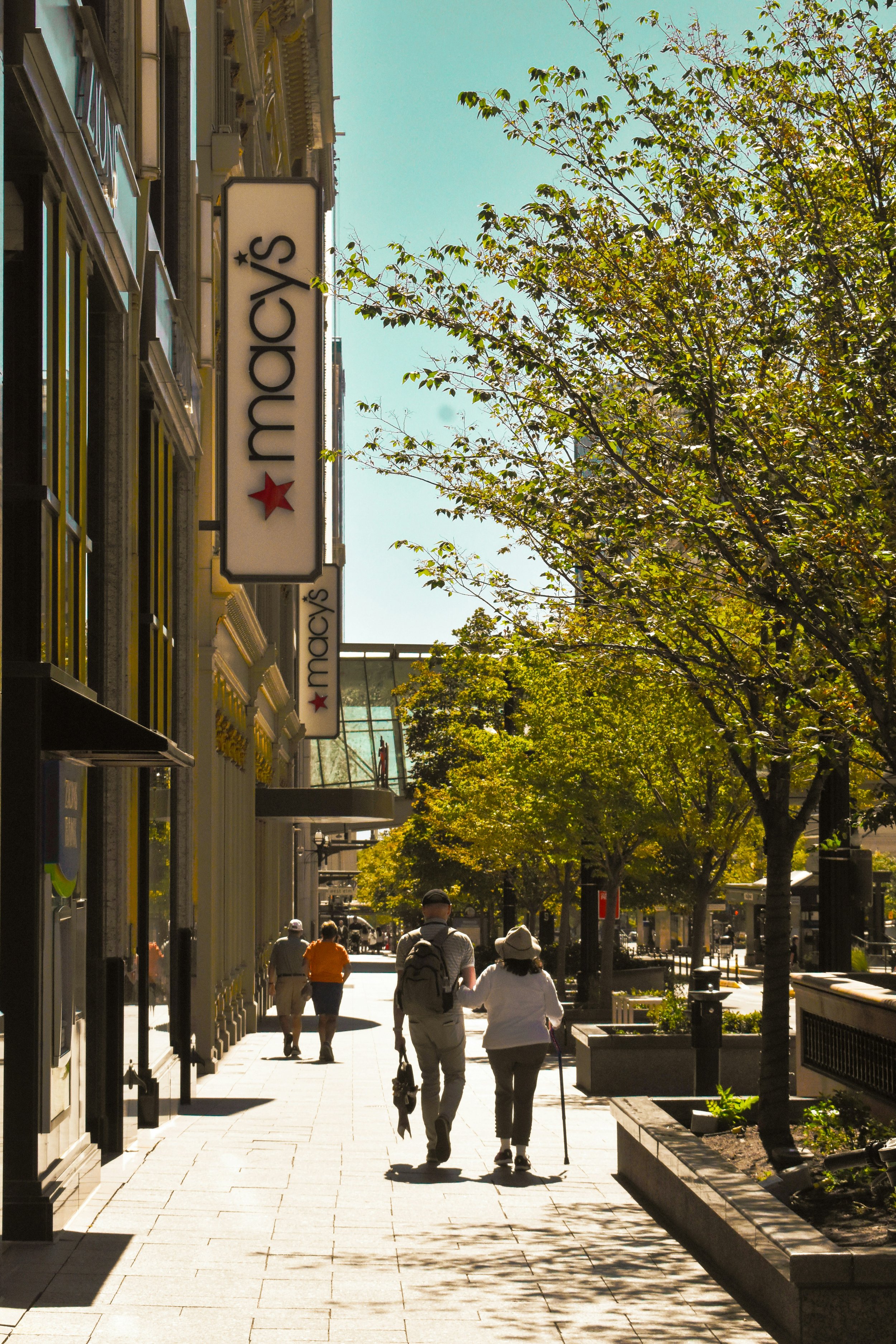 Macy's rolls out an AI inventory replenishment tool 