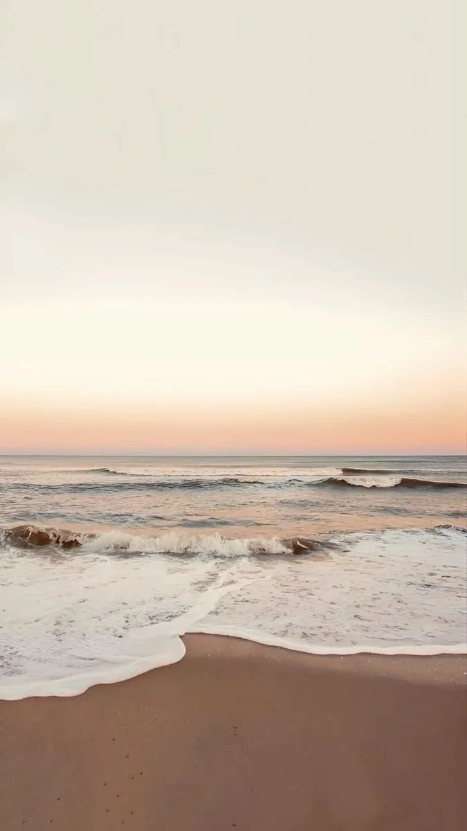 Calm ocean scene evoking hope and positive change through therapy