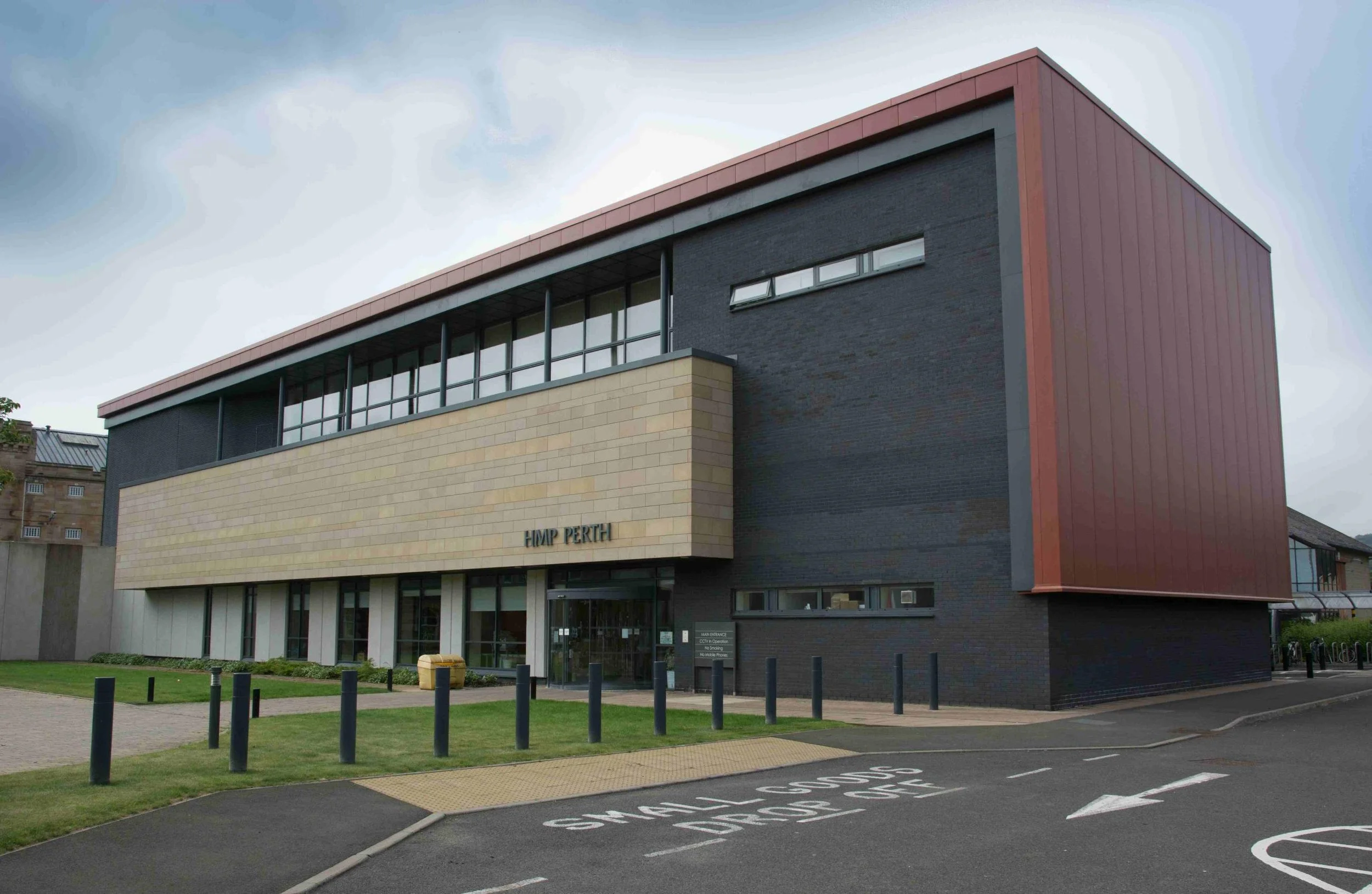 https://www.sps.gov.uk/prisons/perth