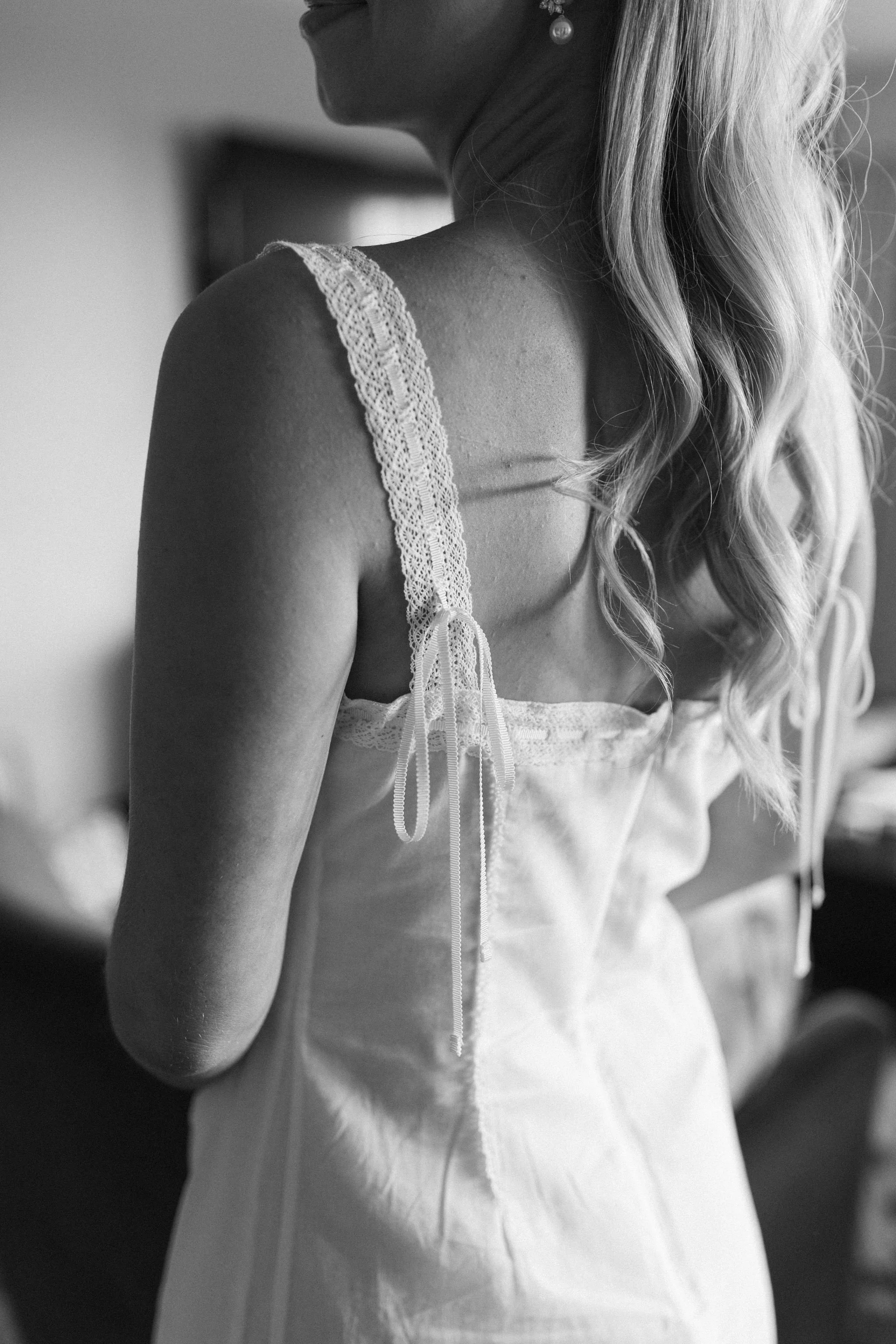 Emily-Songer-Photo-gettingready-21.jpg