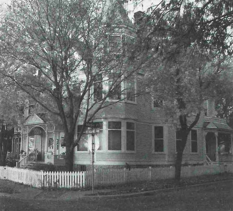 107-109-West-Island-Ave.png