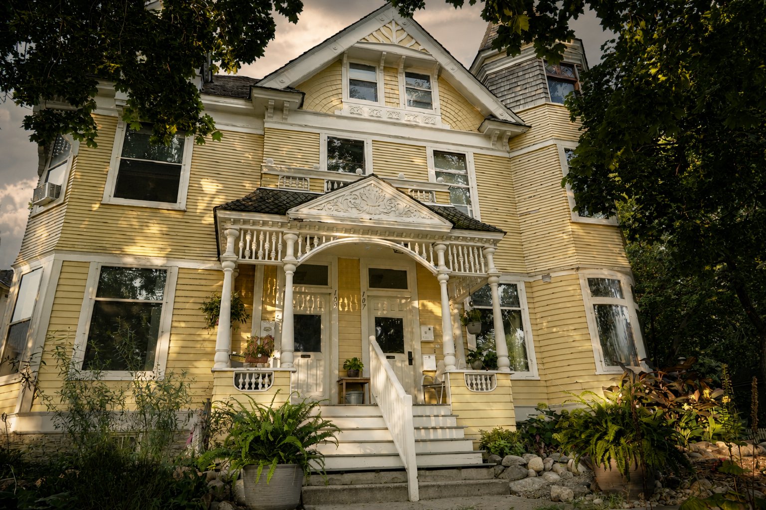 107 & 109 West Island Ave Fourplex .jpeg