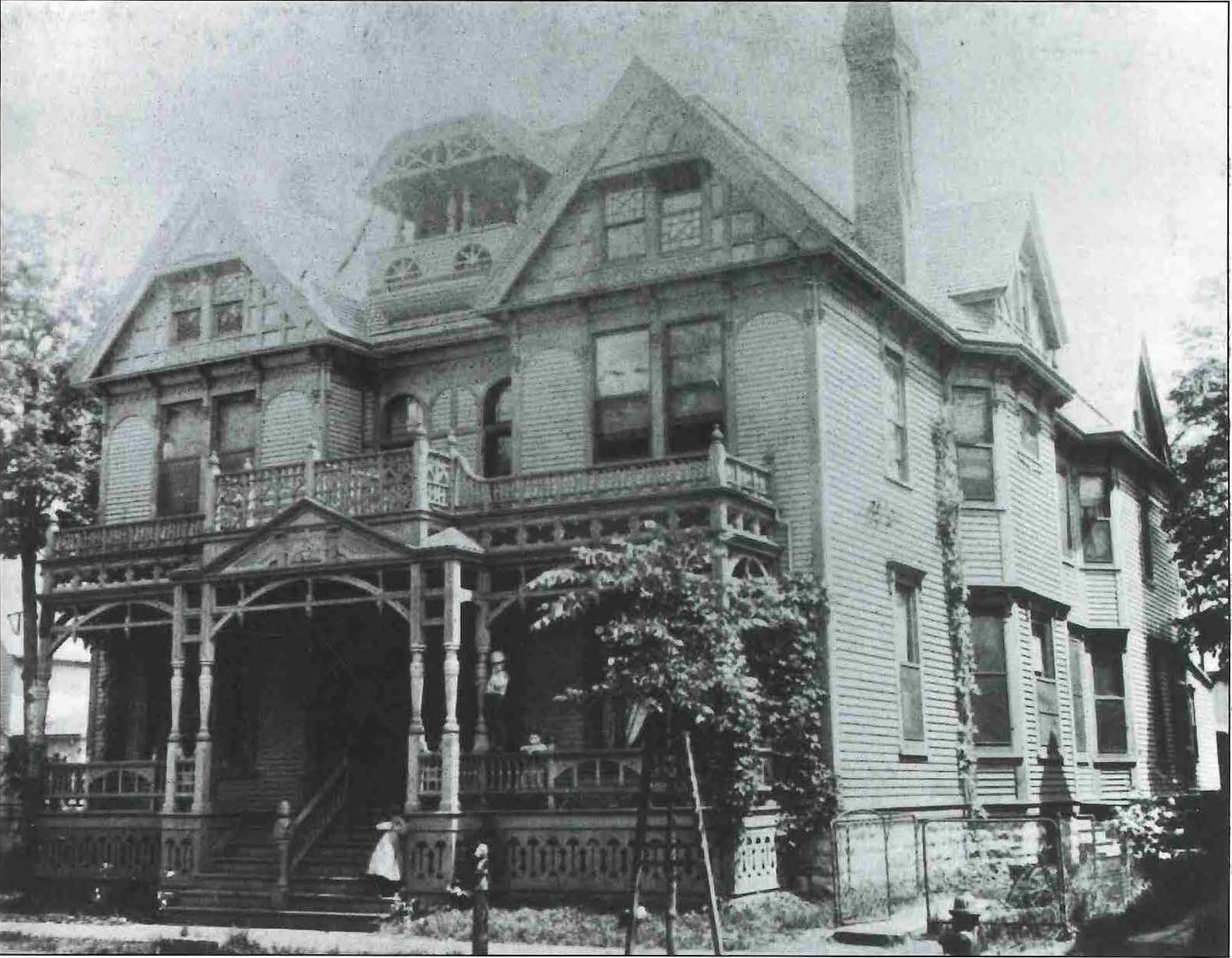 15-17 Maple Place.png