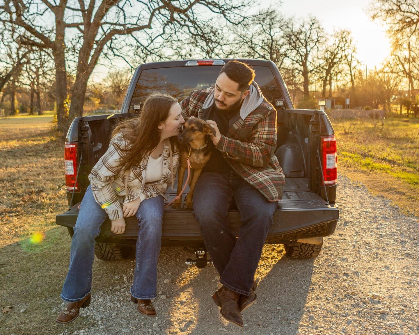 tween the puppy wiggles, the laughter, and the &ldquo;hold still for just one second!&rdquo; moments, we ended up capturing something that matters way more than perfect poses&hellip; real memories.

That&rsquo;s what family portraits are really about