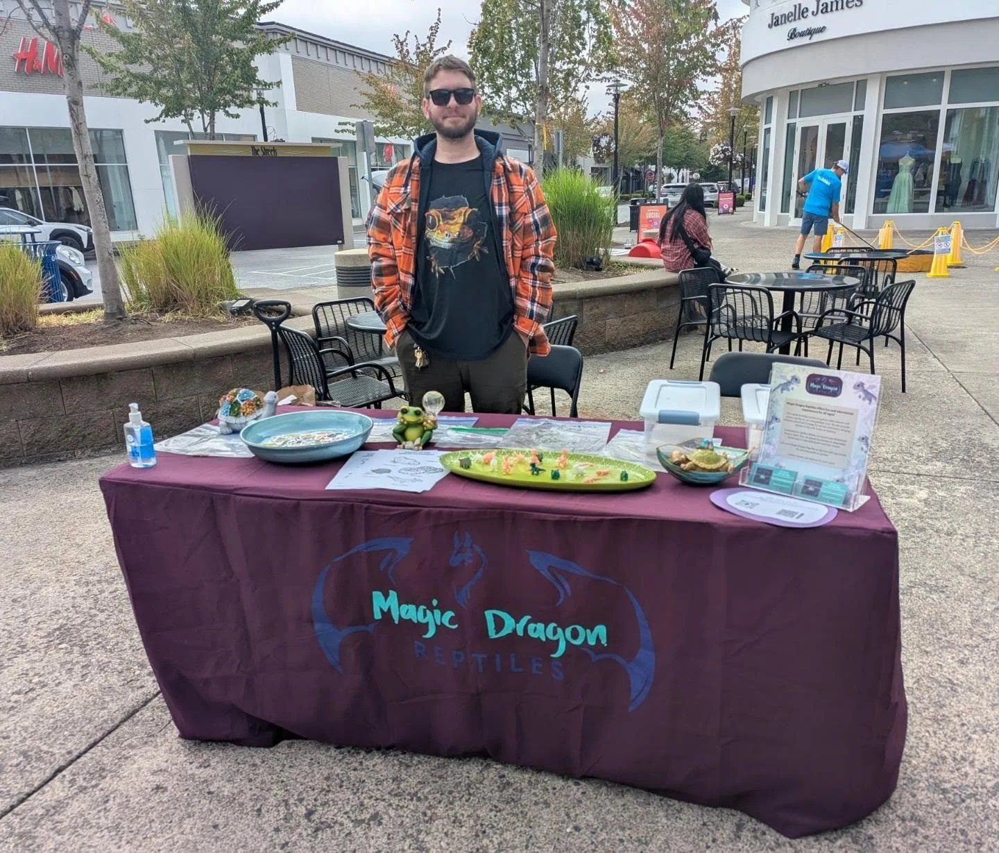 We are all set up and ready to go @thestreetsattanasbourne for the Back to School Social!!

We are here from 1-4pm. Featured ambassadors include Luminaire the Created Gecko, Hook the Leopard Gecko, Michaelangla the Sulcata Tortoise, and Sylvia the Ba