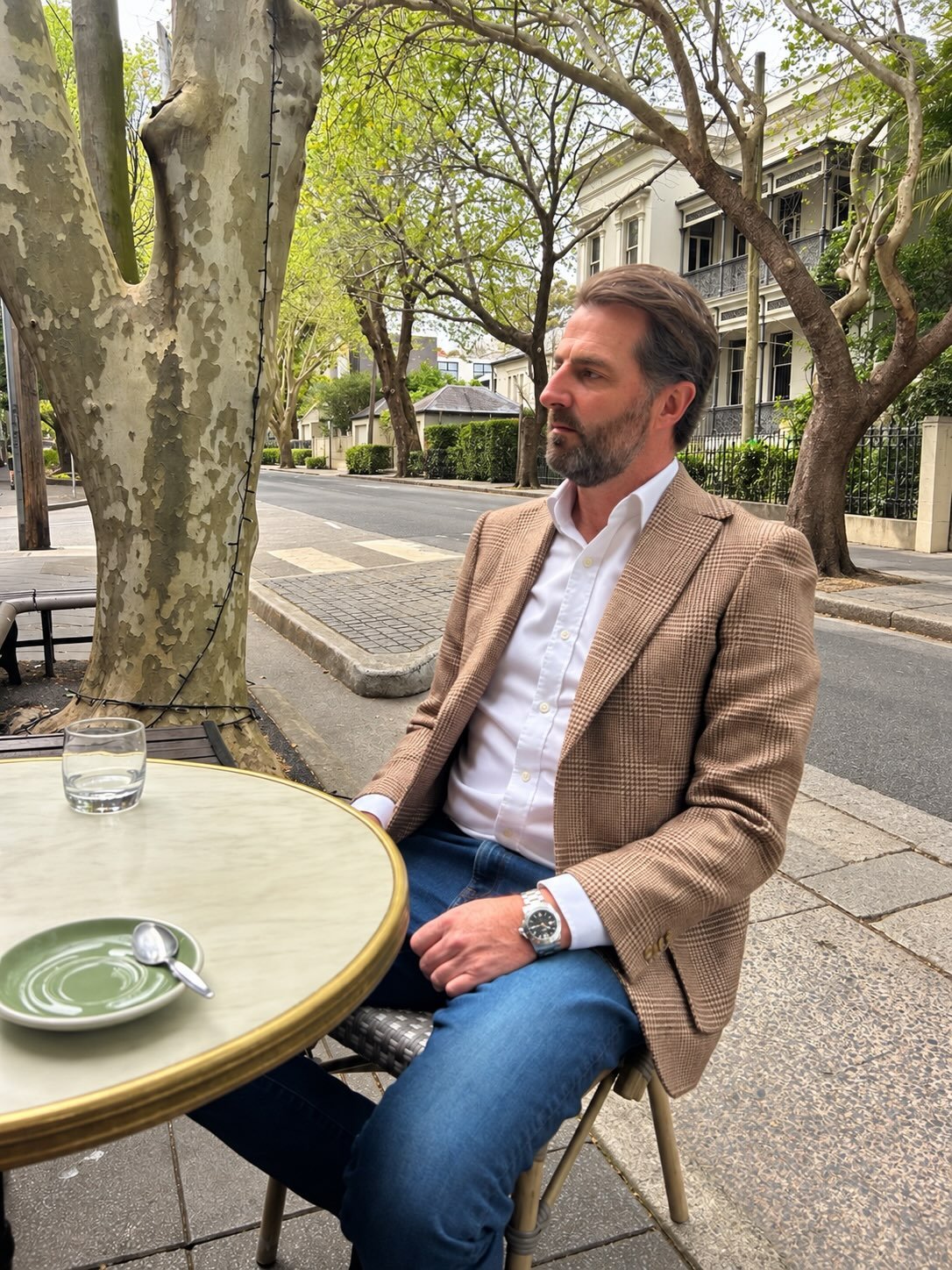 Made to be worn.

Our Dormeuil British Vintage pure baby alpaca sports jacket, worn with denim and an open-collar shirt.

A made-to-measure jacket designed to feel just as natural dressed down as it does dressed up.