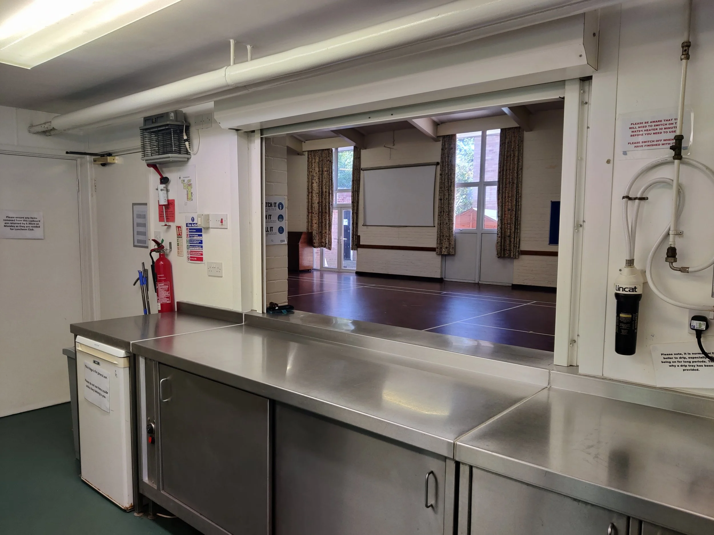 Kitchen service hatch