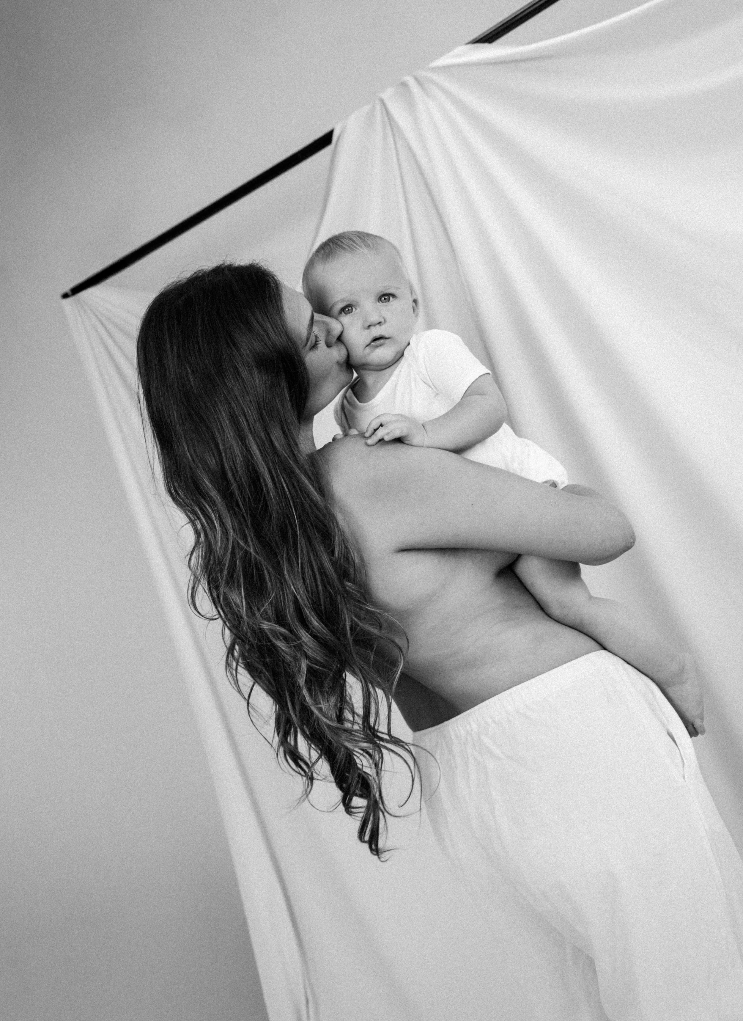 maternitybw-41.jpg