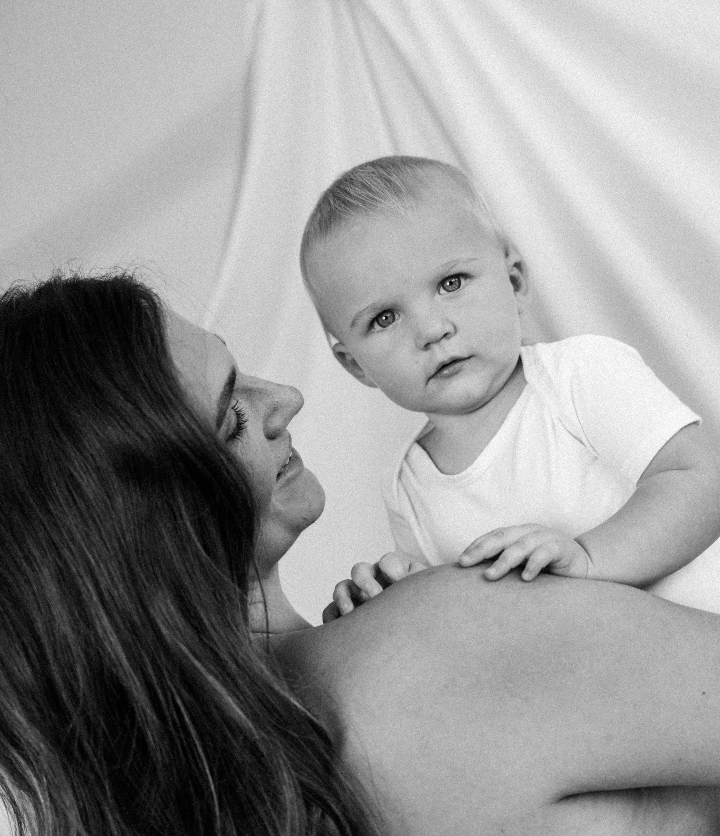 maternitybw-40.jpg