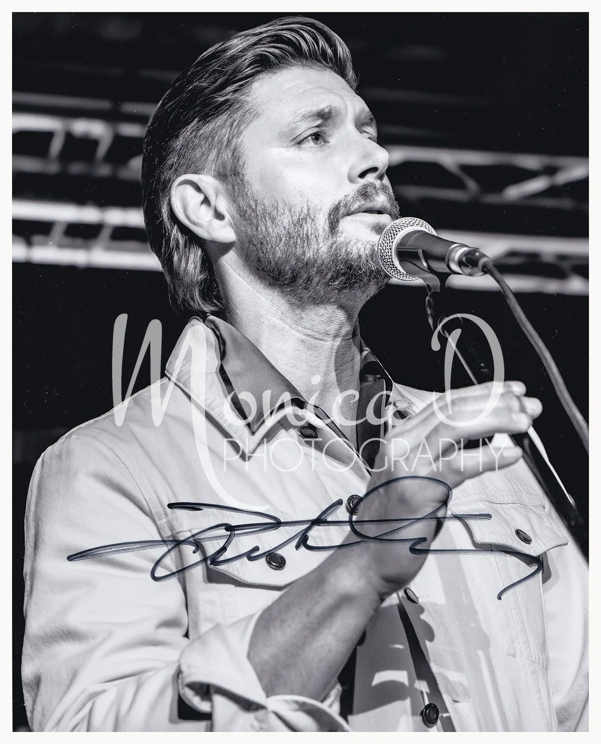 Jensen Ackles performing at the Étoile 23 Live Club & Disco in Rome, Italy during the weekend of the Jus in Bello convention in 2024