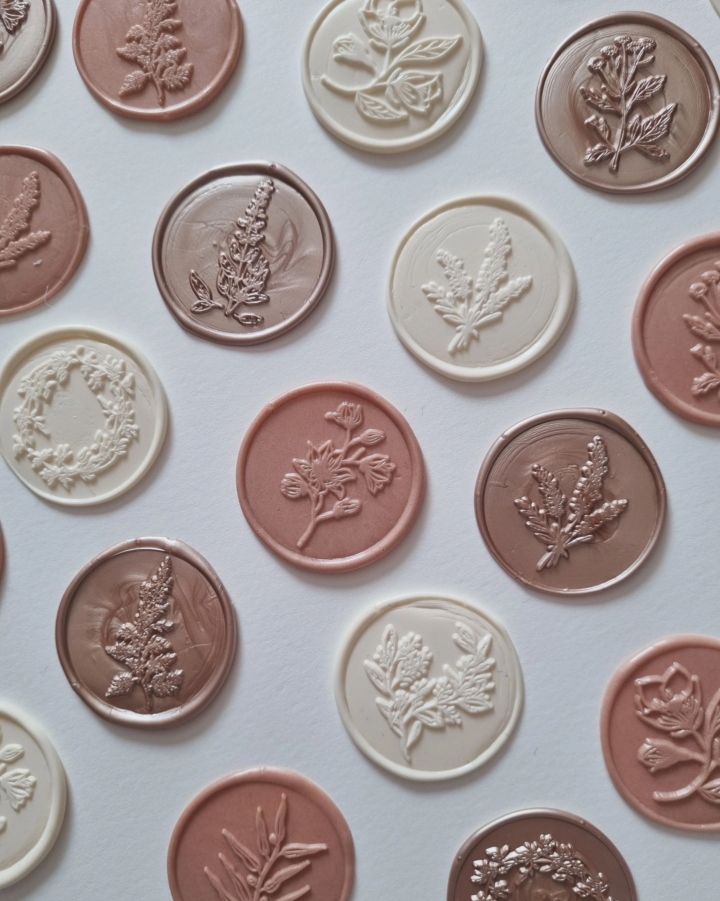 Box of 10 Mixed Pretty Pearl Florals Wax Seals