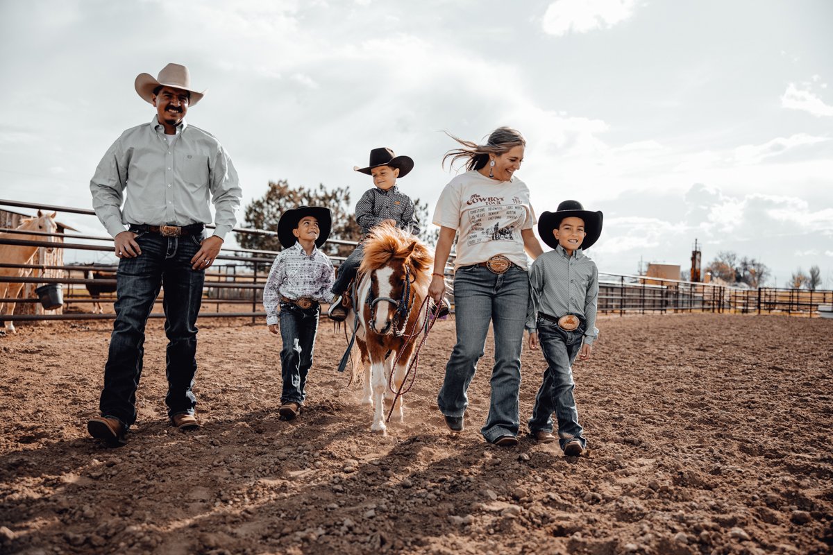 Pancho-Family-©KaycieTimm-3725.jpg