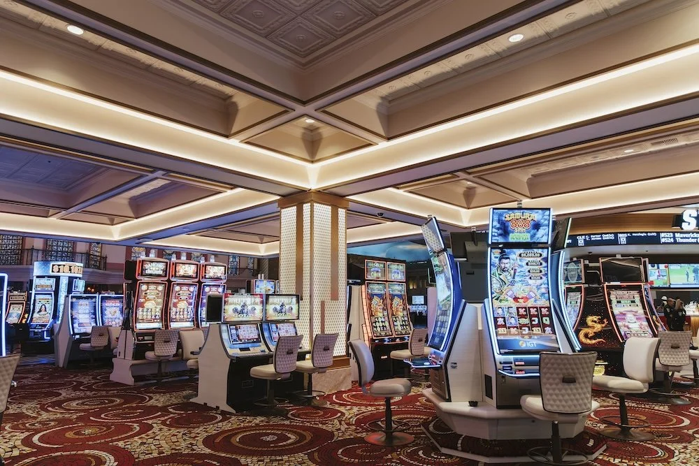 Sunset Station Sports Book_MacMoPhoto_29.jpg