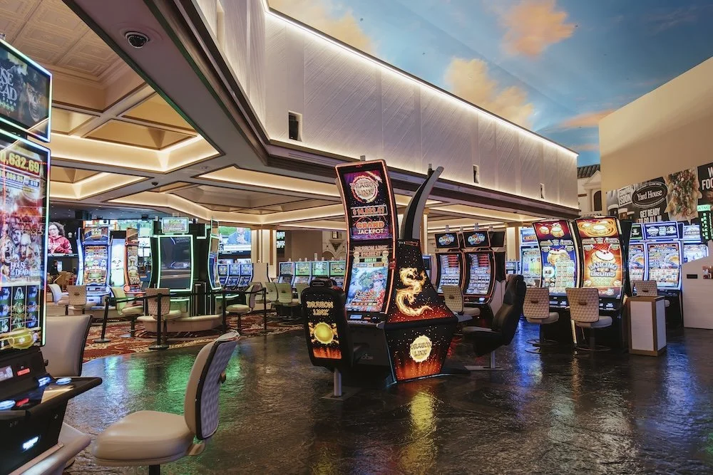Sunset Station Sports Book_MacMoPhoto_28.jpg