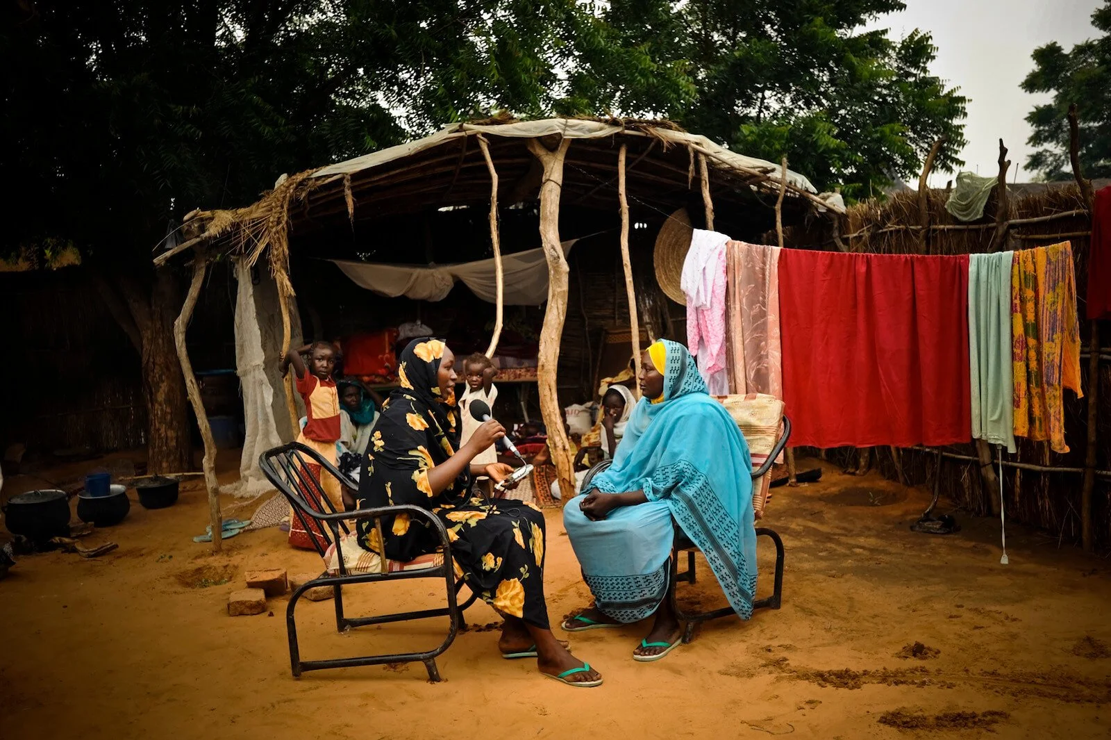 Interview-reporting-women-refugee-camp_Chad-Africa_Meridith-Kohut_2012.jpg