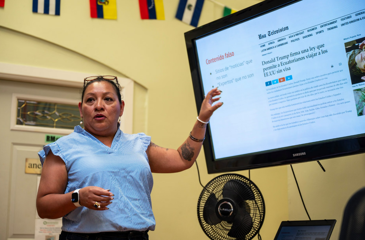 These journalists share vital reporting with thousands of US immigrants – all by text and WhatsApp