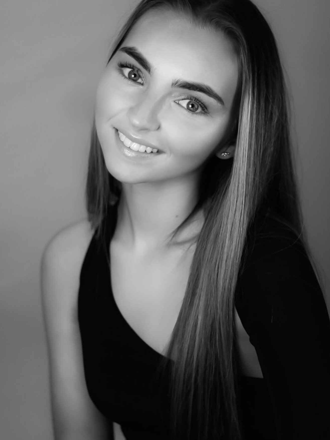 Meet the Teacher &mdash; Kate 💃✨

Hi, I&rsquo;m Kate Connolly, one of the teachers here at Eden Singleton Dance Company! 

I teach all of the styles we offer here at ESDC. Although I love every style of dance, my heart definitely lies most with Lyri