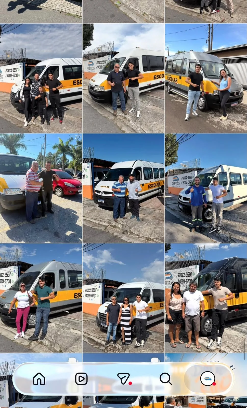 Coleção de fotos de várias pessoas ao lado de veículos escolares e vans, em diferentes ocasiões e fundos ao ar livre, sob céu claro.