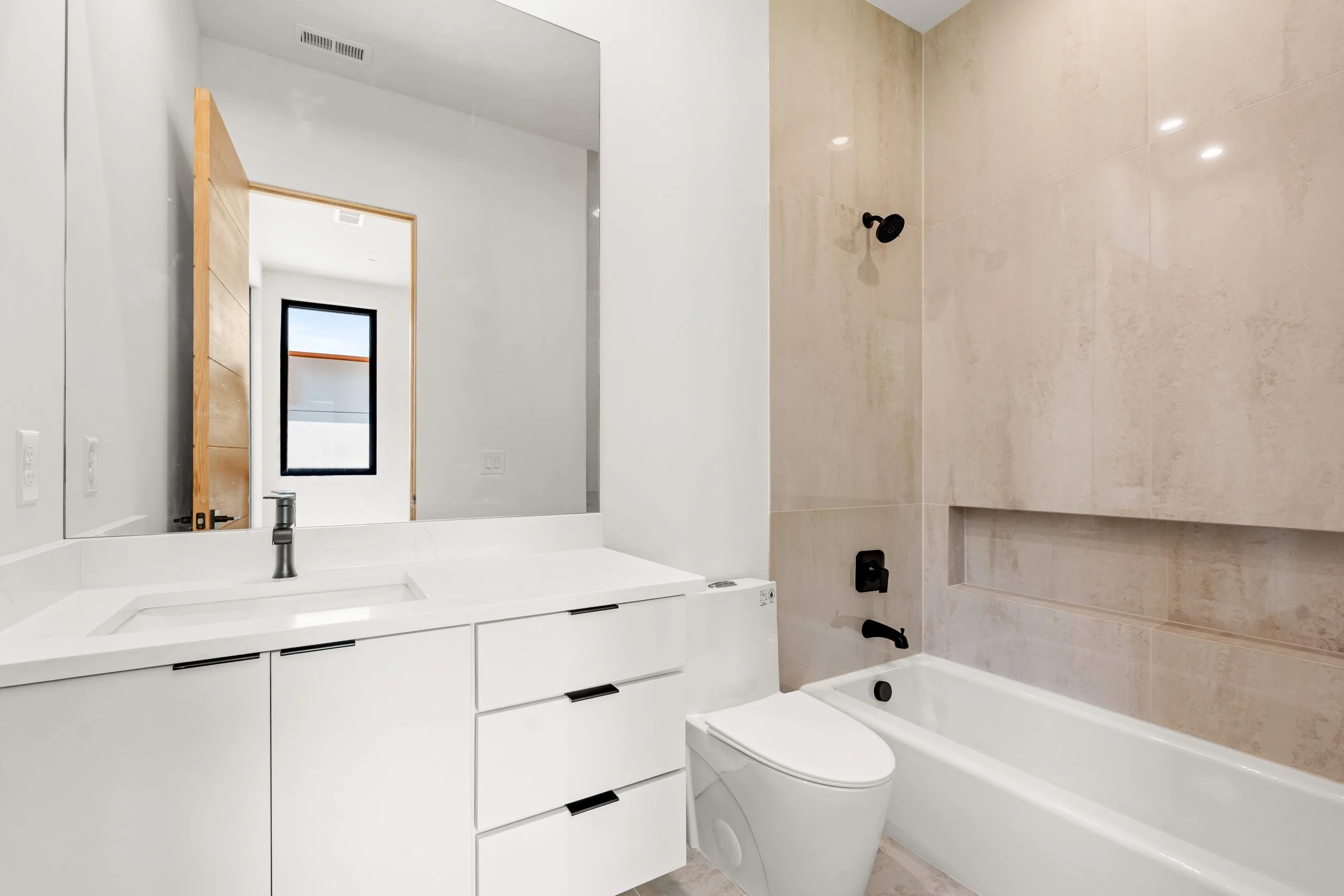 3195 Lavista-53.jpg