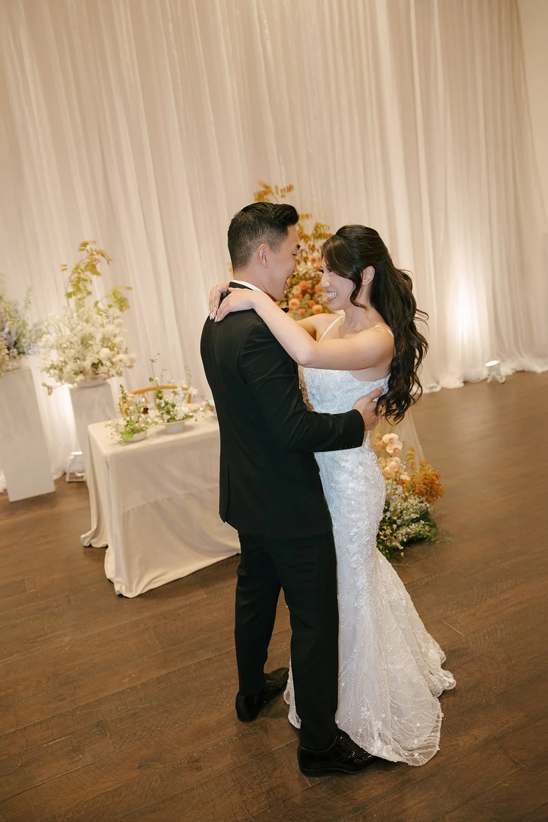 romantic-pastel-wedding-blanco-urban-venue.jpg