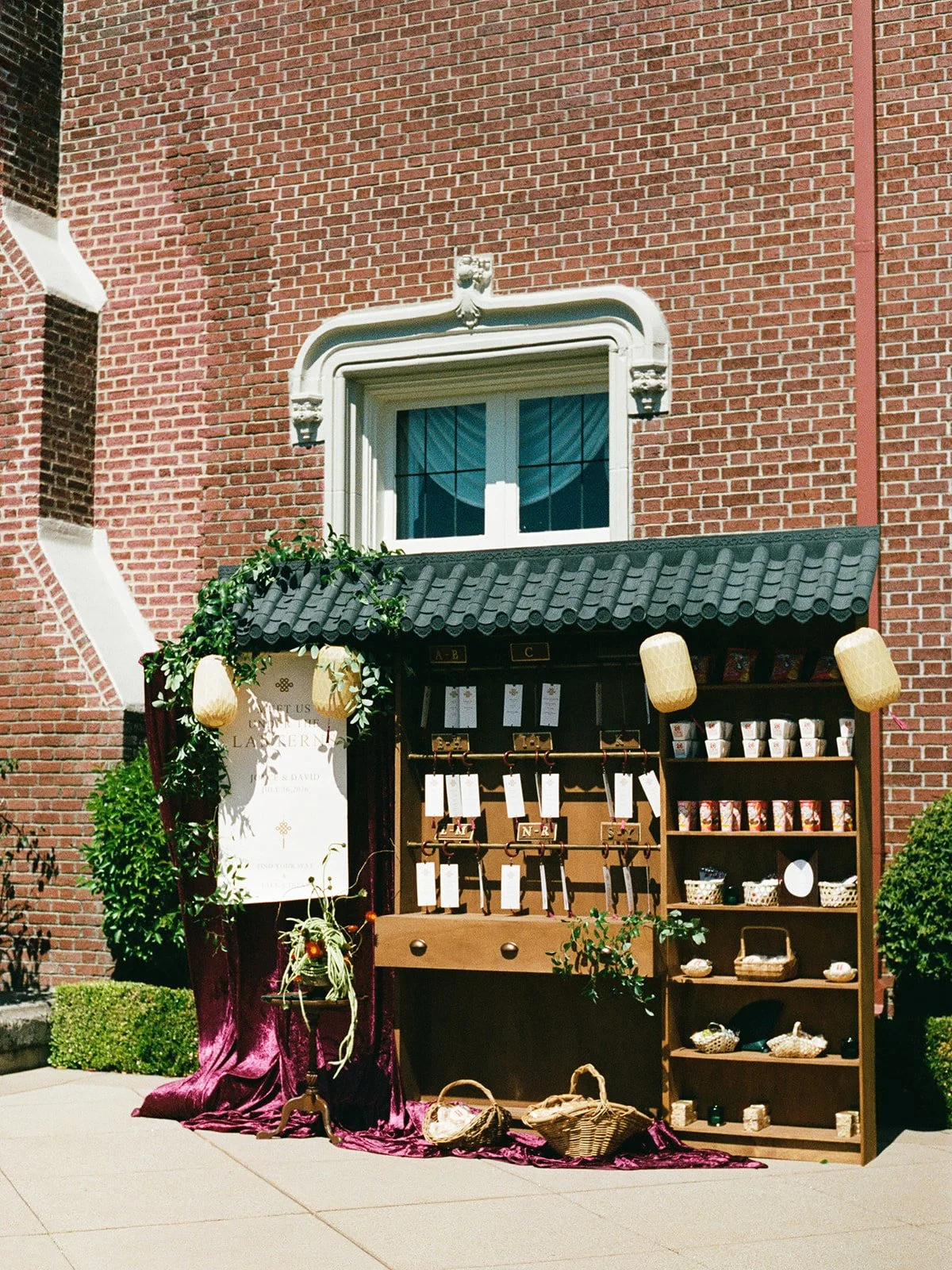 modern tea ceremony asian couple | kohl mansion asian wedding inspo.jpg