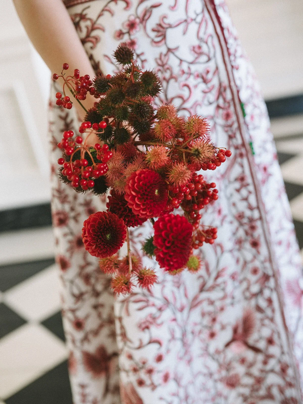 modern tea ceremony asian couple | kohl mansion asian wedding inspo.jpg