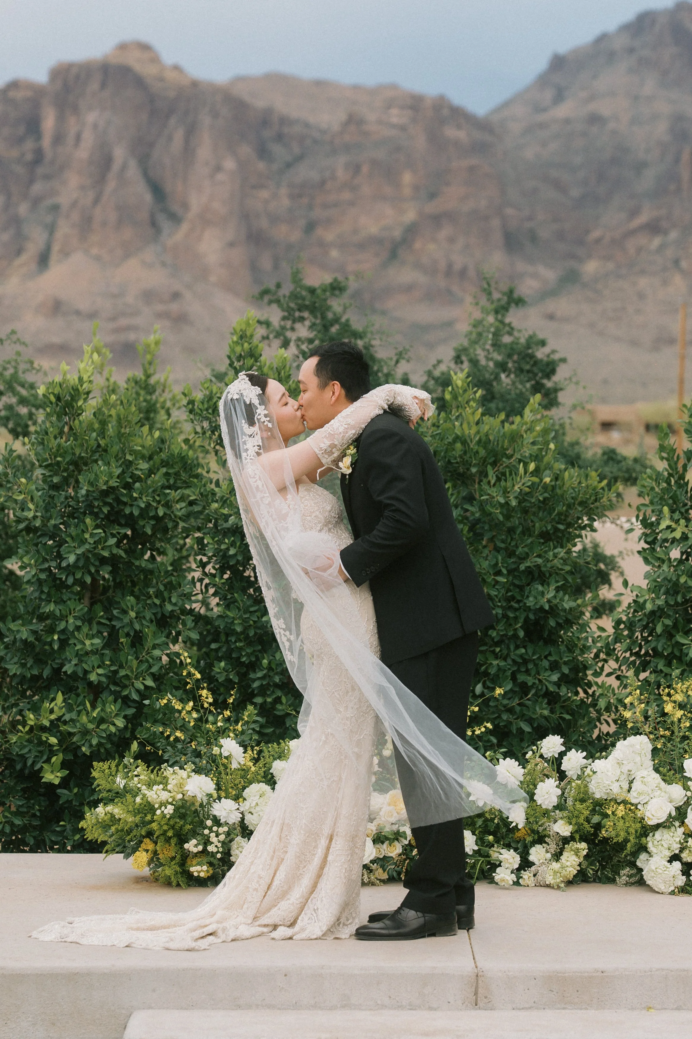 Spring Earthy Wedding | The Paseo | Apache Junction, AZ