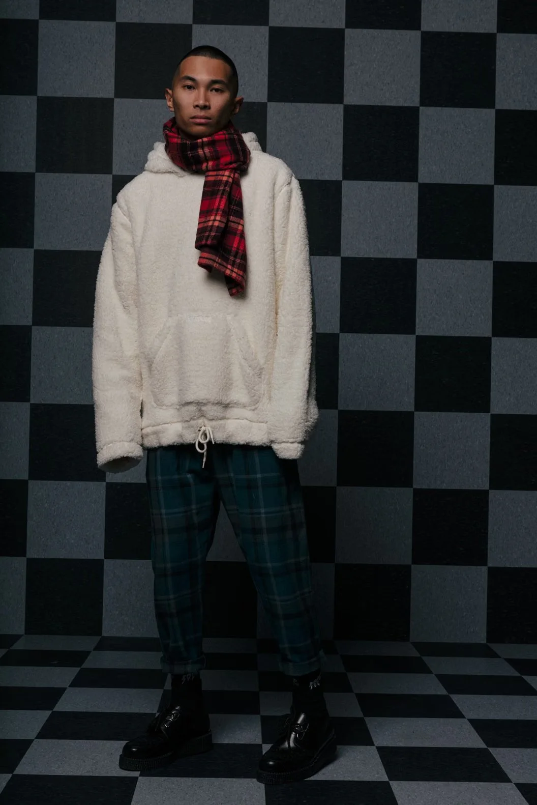 https___hypebeast.com_image_2016_11_10-deep-2016-winter-collection-lookbook-020.jpg