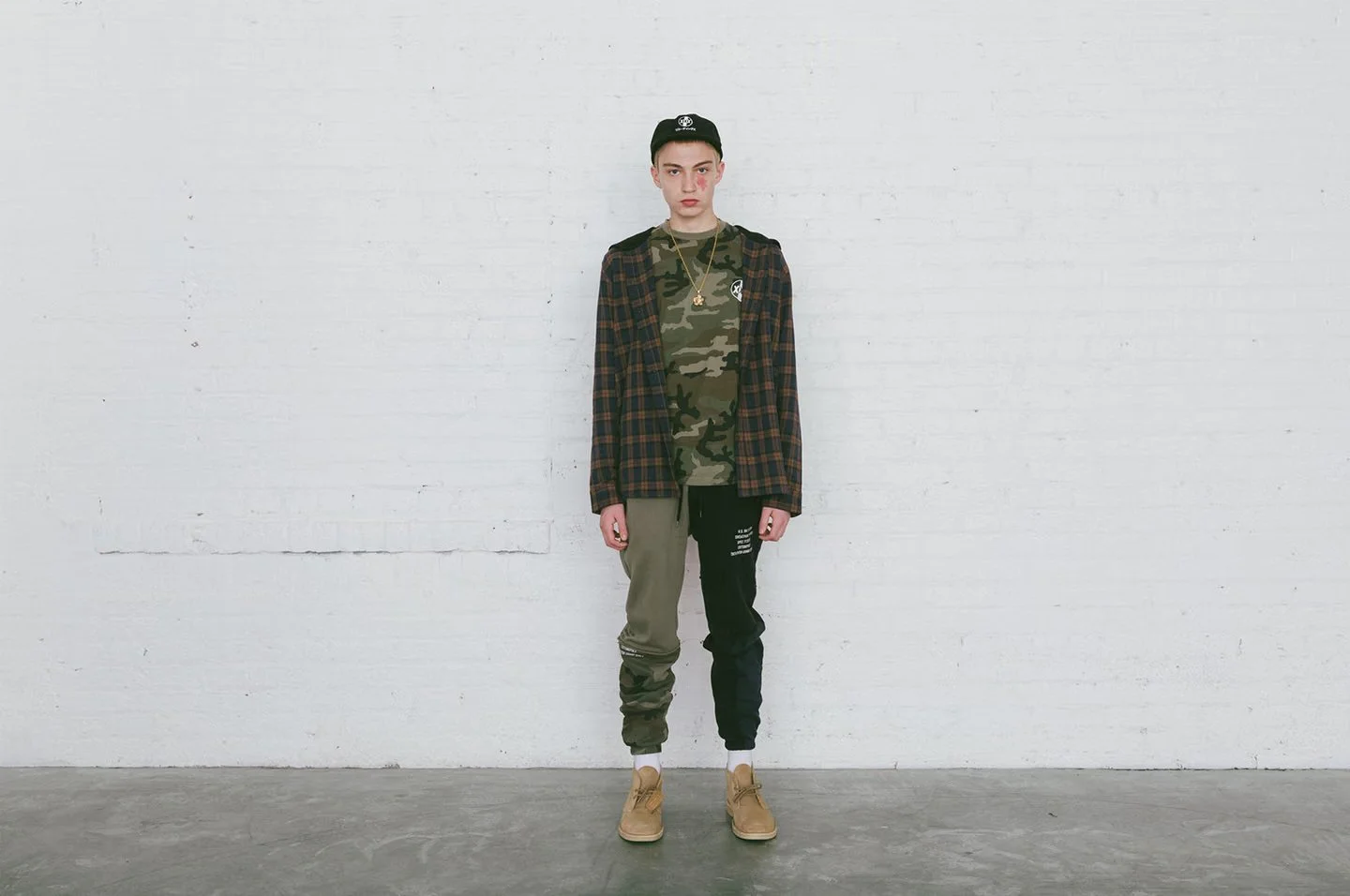 https___hypebeast.com_image_2017_02_10-deep-2017-spring-collection-14-(1).jpg
